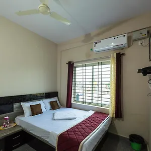 Oyo 9544 Crown Residency Hotel